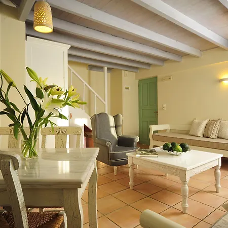 Mythos Boutique Hotel 4*