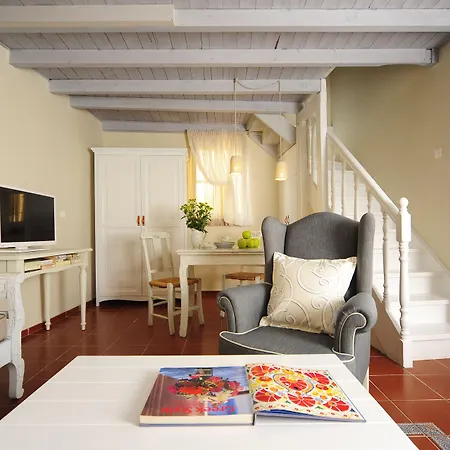 Mythos Boutique Hotel Rétino