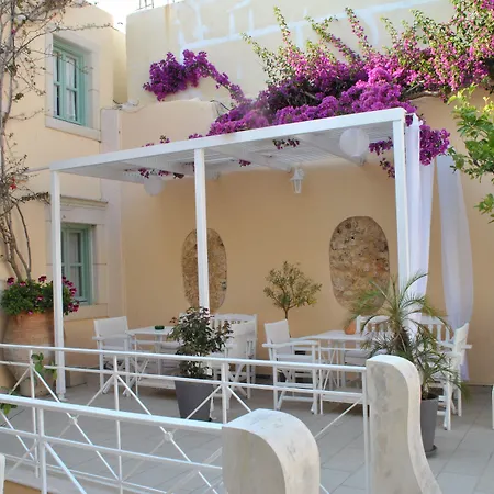 Mythos Boutique فندق