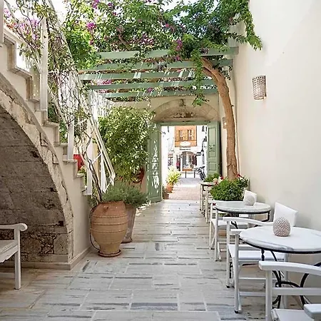 מלון Mythos Boutique 4*