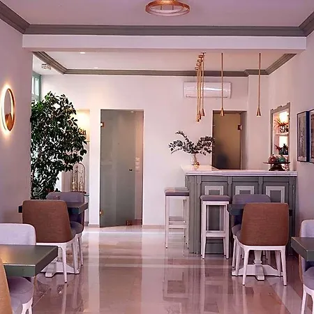 Mythos Boutique מלון 4*