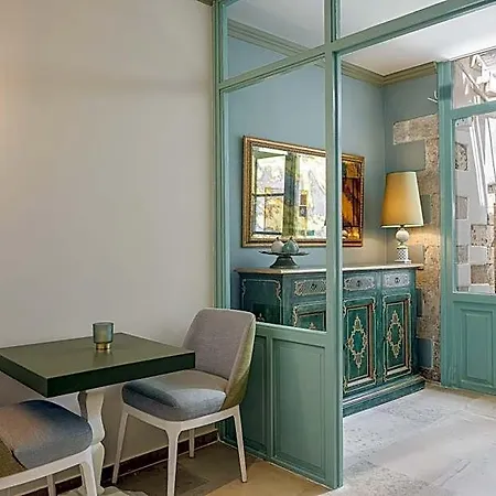 Mythos Boutique 4*