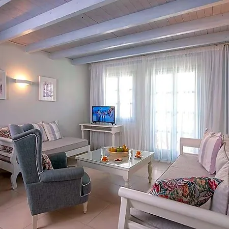 מלון Mythos Boutique 4*