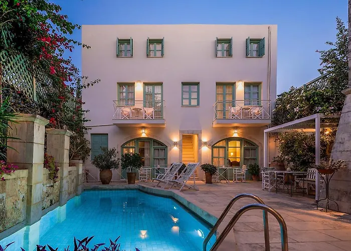 Hotel Mythos Boutique 4*