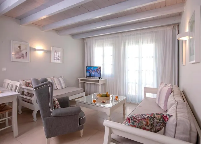 Mythos Boutique Hotel 4*