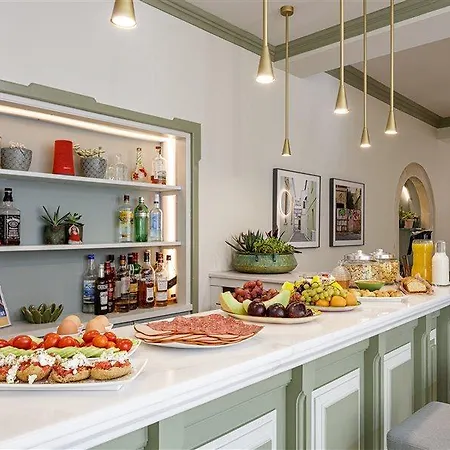 Mythos Boutique Hotel 4*