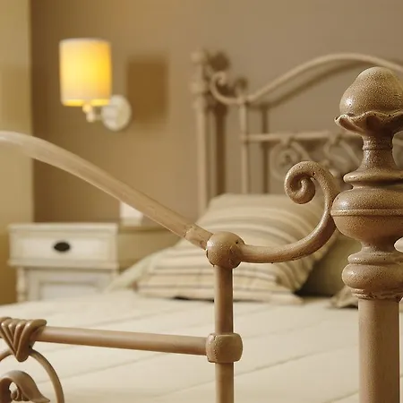 Hotel Mythos Boutique 4*