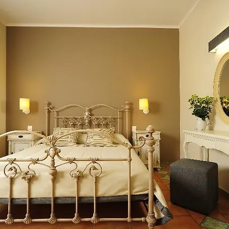 Mythos Boutique Hotel 4*